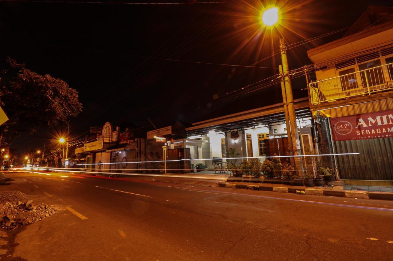 Griya Suryo Wijilan Guest house Yogyakarta